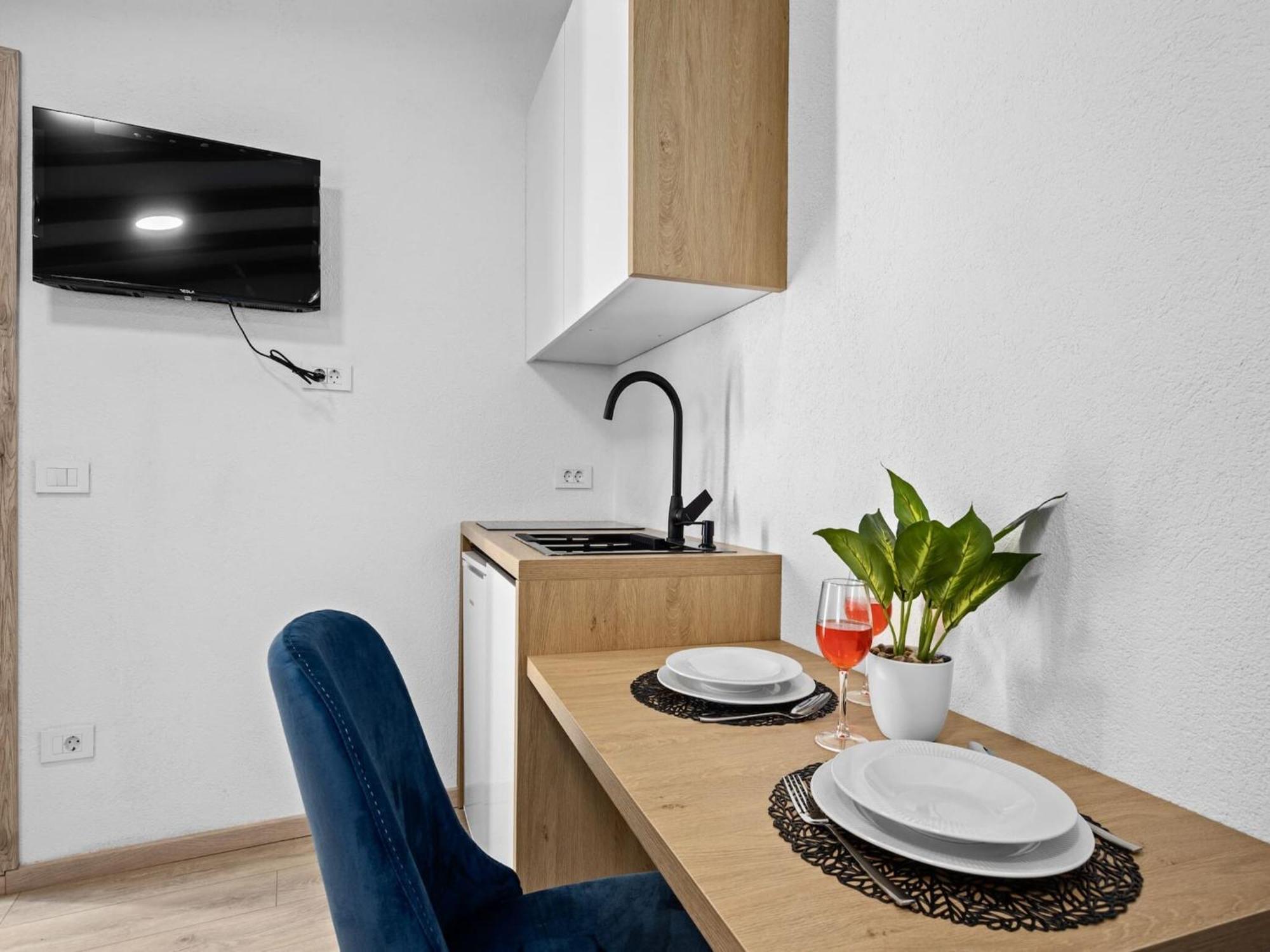 In Heart Of Old Center Apartman *